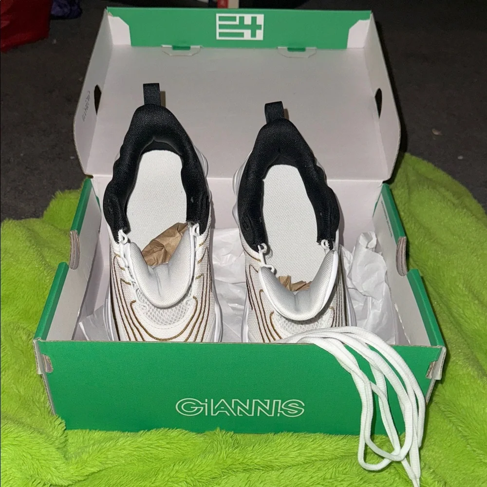 Giannis White and Gold Athletic Sneakers with Logo - Picture 4 of 4